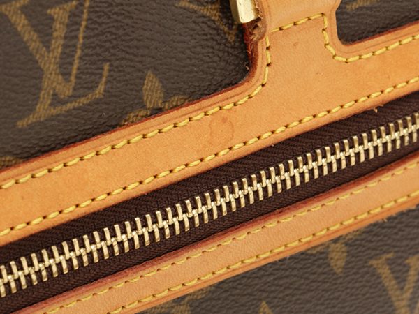 12 Louis Vuitton Cite GM Monogram