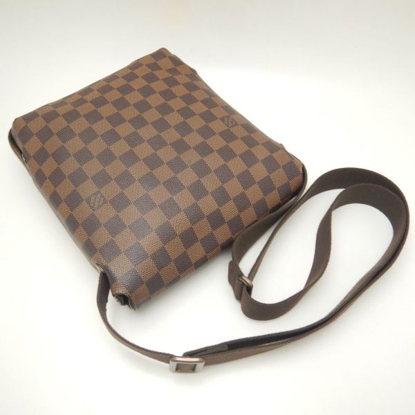 2 Louis Vuitton Damier Brooklyn PM Shoulder Bag Ebene