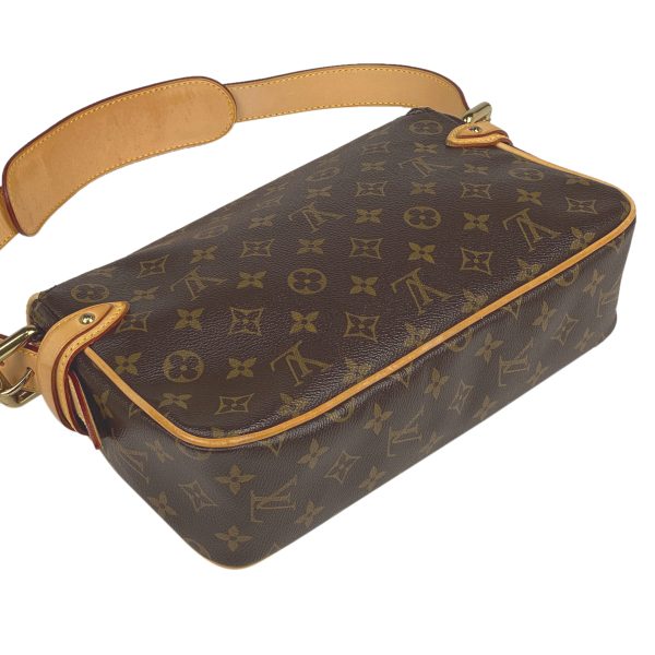 2 Louis Vuitton Hudson PM Shoulder Bag Monogram Brown