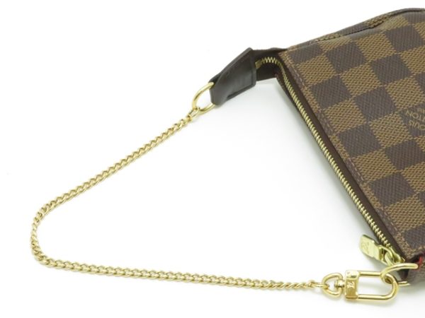 4 Louis Vuitton Mini Pochette Accessoire Damier