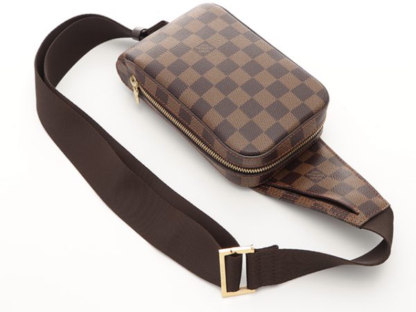 4 Louis Vuitton Jeronimos Damier