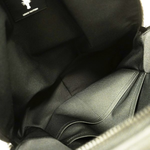 4 Louis Vuitton Rucksack Taurillon Discovery Backpack Noir
