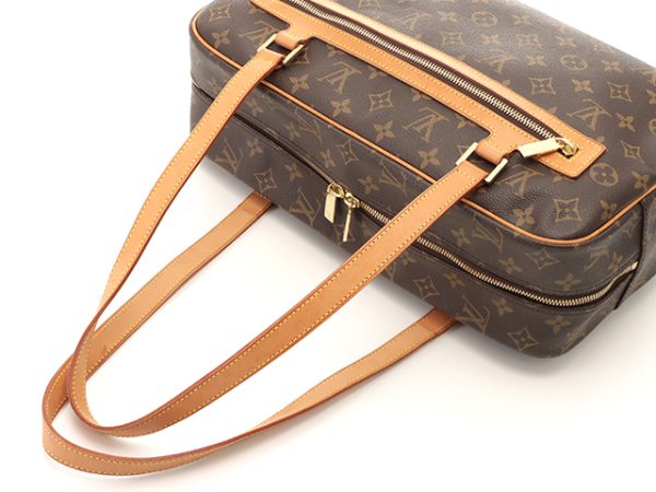 4 Louis Vuitton Shoulder Bag Cite GM Monogram