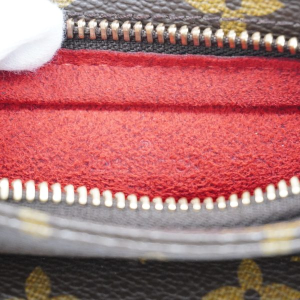 4 Louis Vuitton Pouch Monogram Particion