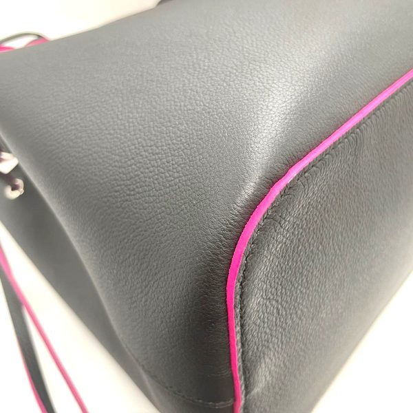 4 Louis Vuitton Lock Me Bucket Noir Fuchsia Leather 2way Shoulder Bag