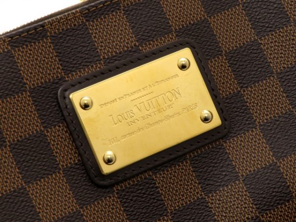 5 Louis Vuitton Eva Damier