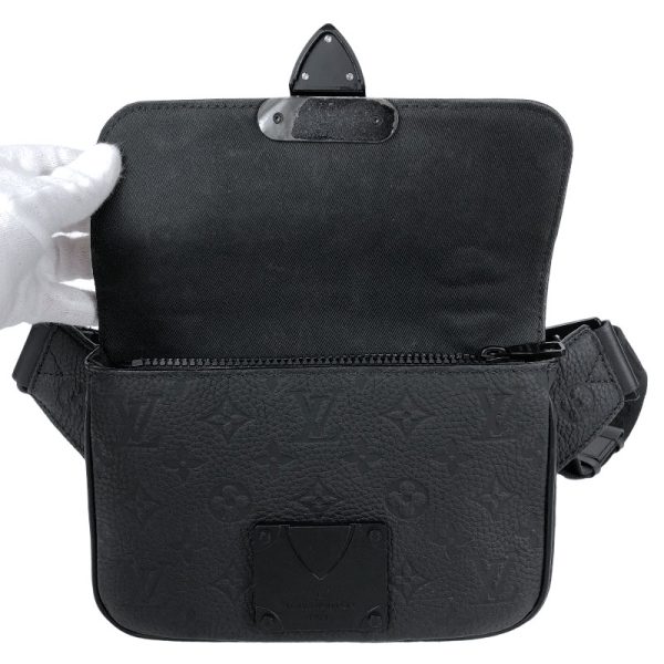 5 Louis Vuitton Messenger Noir Shoulder Bag