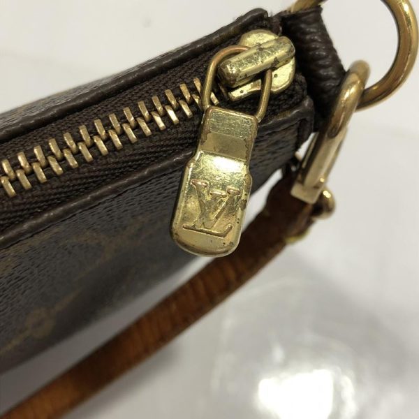 6 Louis Vuitton Pochette Accessoires Monogram