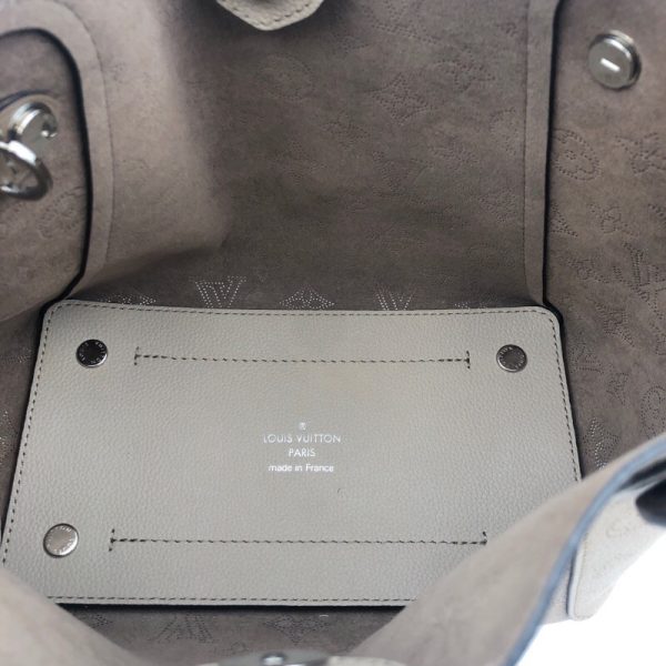 6 Louis Vuitton Hina PM Handbag