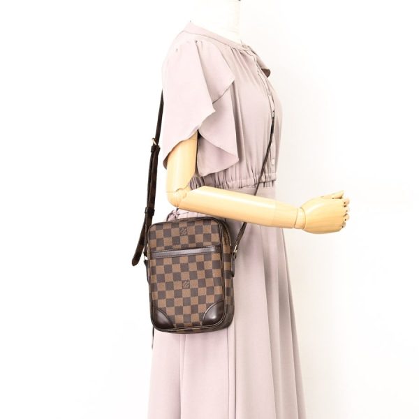 6 Louis Vuitton Danube Shoulder Bag Damier Brown