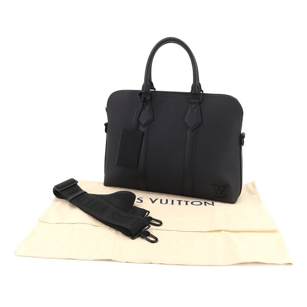 7 Louis Vuitton Aerogram Takeoff Shoulder Bag Leather Black