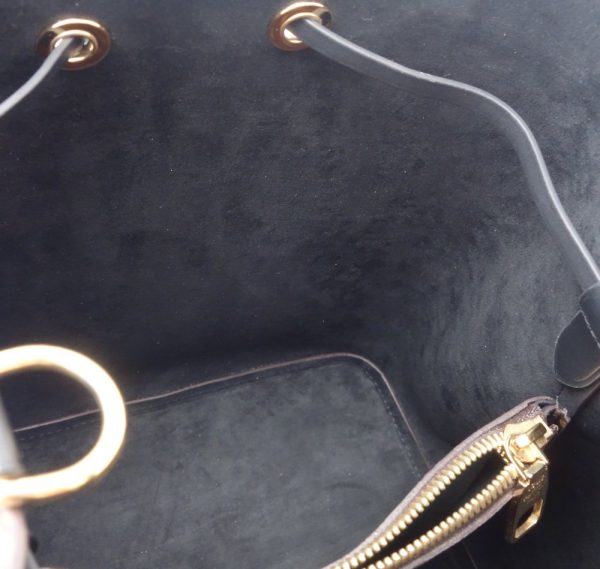 7 Louis Vuitton Monogram Neonoe Shoulder Bag Noir