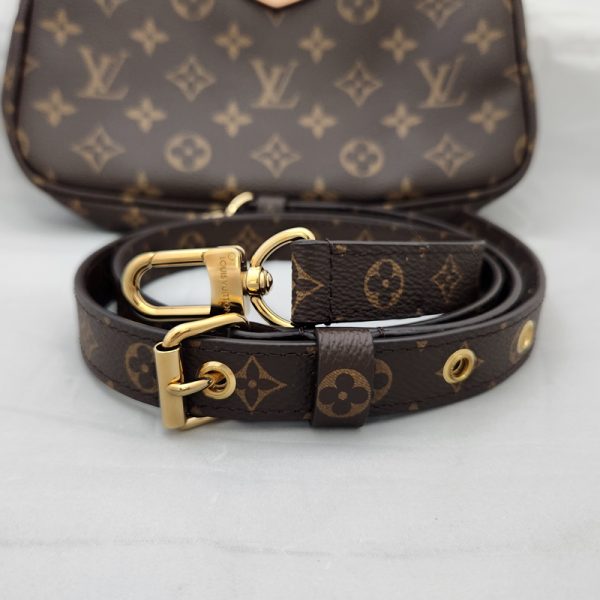 7 Louis Vuitton Multi Pochette Accessoire Monogram Shoulder Bag