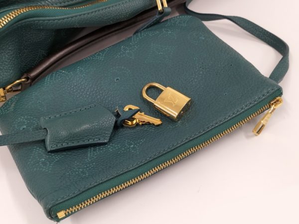 7 Louis Vuitton Shoulder Bag Selene MM Mahina Lagon Green