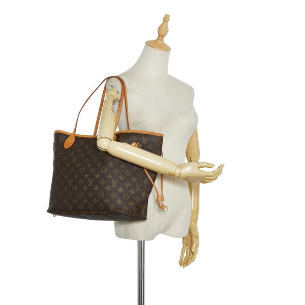 7 Louis Vuitton Monogram Neverfull MM Tote Bag