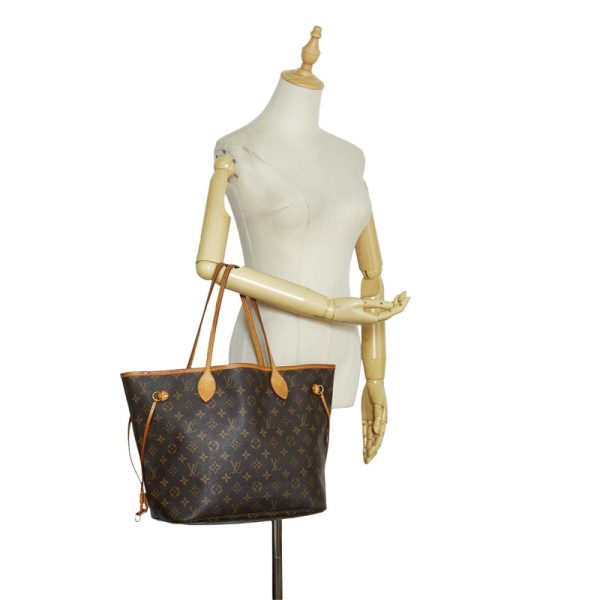 7 Louis Vuitton Monogram Neverfull MM Tote Bag