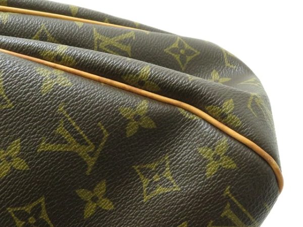 7 Louis Vuitton Batignolles Horizontal Monogram