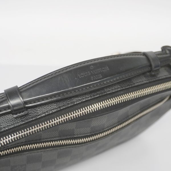 7 Louis Vuitton Body Bag Damier Graphite Ambrell