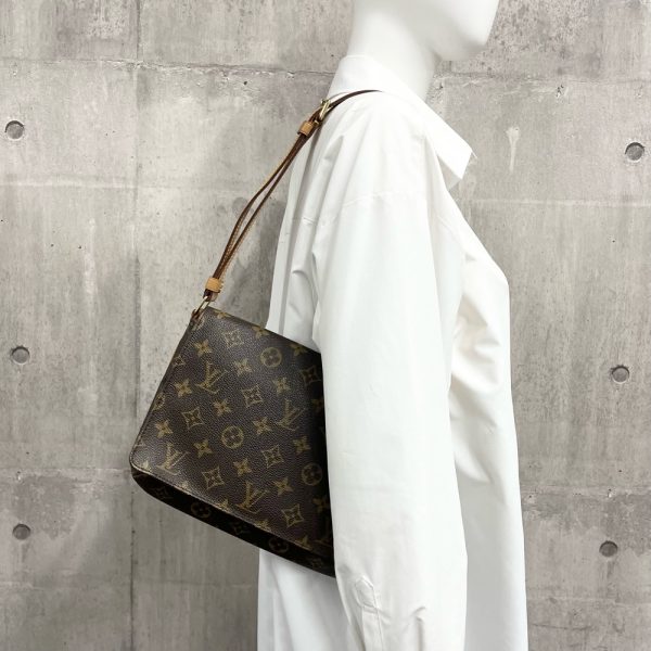 7 Louis Vuitton Shoulder Bag Monogram Brown