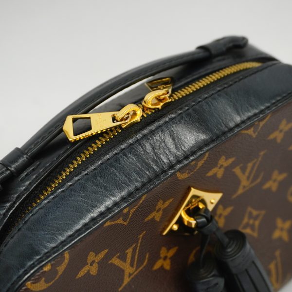 8 Louis Vuitton Shoulder Bag Monogram Saintonge