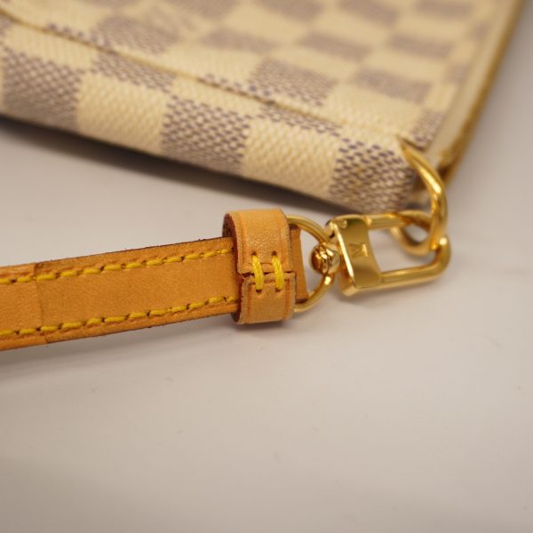 8 Louis Vuitton Shoulder Bag Damier Azur Pochette Accessoire