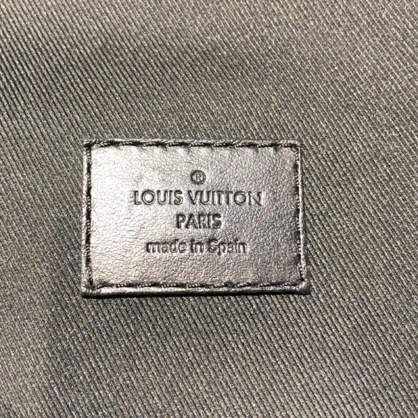 8 Louis Vuitton Discovery Bum Bag Black Body Bag