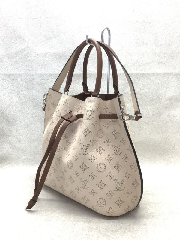 8 Louis Vuitton Tote Bag leather