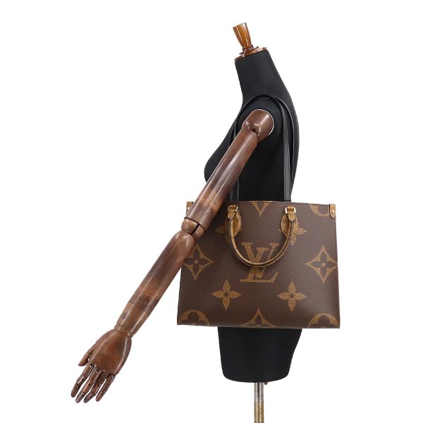 8 Louis Vuitton Giant Monogram On The Go MM 2 Way Tote Shoulder Bag