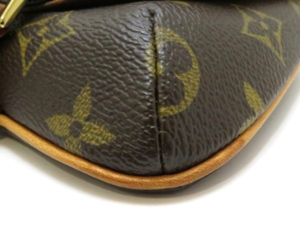 8 Louis Vuitton Pochette Marelle Monogram Shoulder Bag