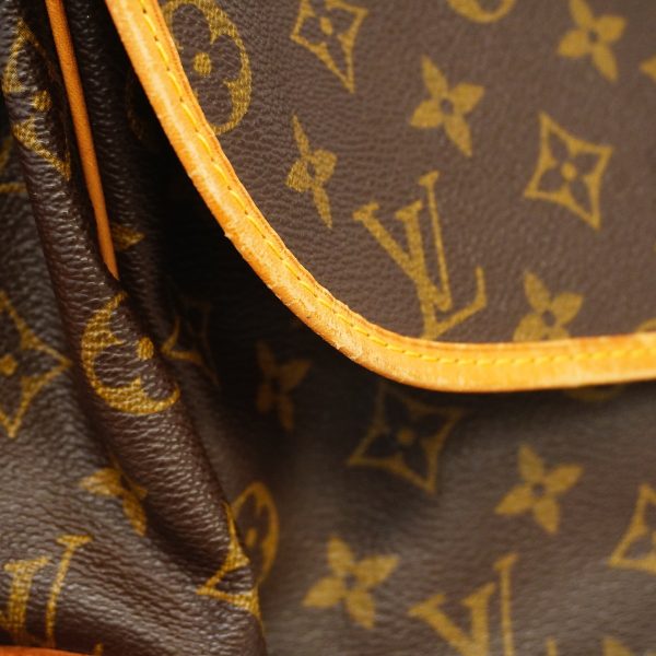 9 Louis Vuitton Shoulder Bag Monogram Saumur 35