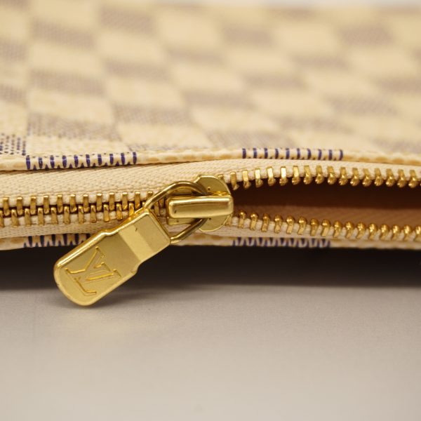 9 Louis Vuitton Shoulder Bag Damier Azur Pochette Accessoire