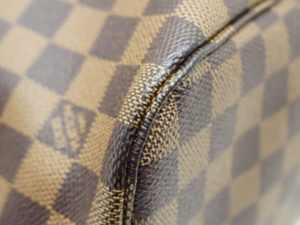 9 Louis Vuitton Neverfull MM Tote Bag Damier