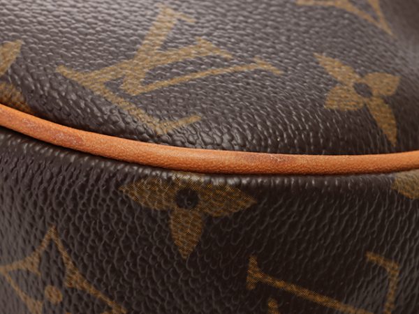 9 Louis Vuitton Batignolles Horizontal Shoulder Bag Monogram