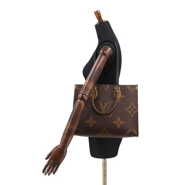 90176259 09 Louis Vuitton Giant Monogram On The Go MM 2way Tote Bag