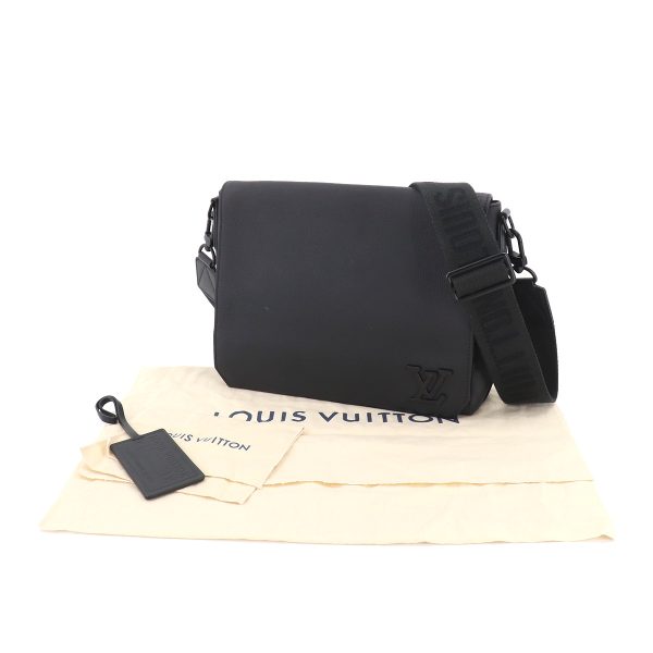 90184117 09 Louis Vuitton Aerogram Takeoff Messenger Shoulder Bag Leather Black