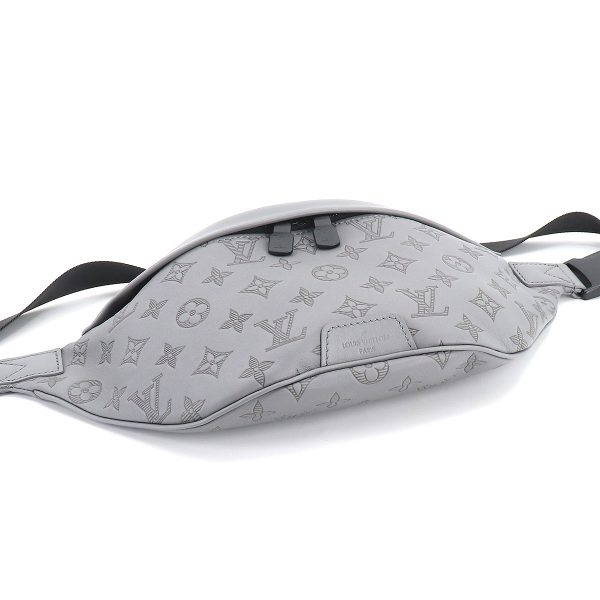 90186523 04 1 Louis Vuitton Monogram Shadow Discovery Bum Bag Leather Gray