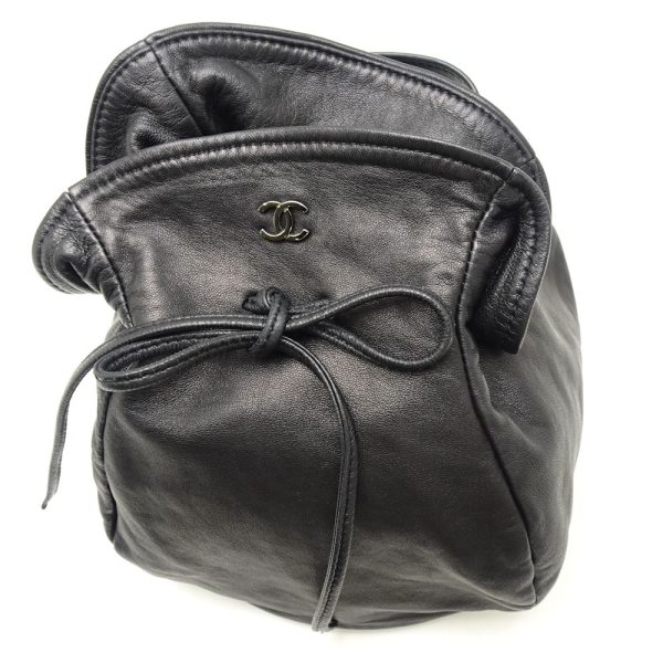 055402 6 Chanel Drawstring Bag Handbag Lambskin Black