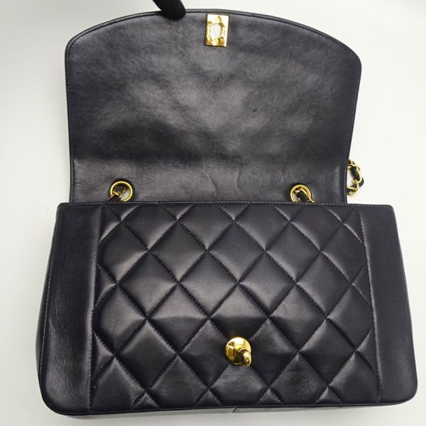 056345 6 Chanel Matelasse Chain Shoulder Bag Diagonal Lambskin Navy