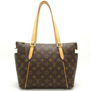 1 Louis Vuitton Monogram Daily Pouch Clutch Bag