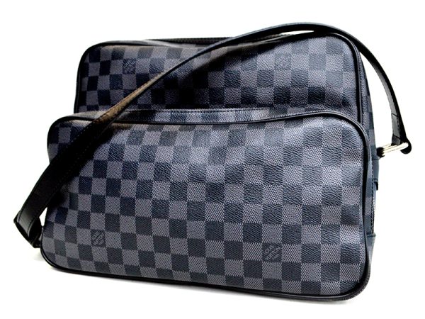 1 Louis Vuitton Messenger Bag Damier Graphite