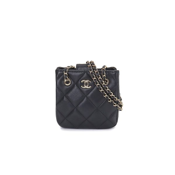 1 Chanel Matelasse Chain Shoulder Bag Pochette Leather Black Gold Metal Fittings