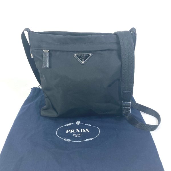 1 Prada Plate Triangle Diagonal Hanging Bag Black