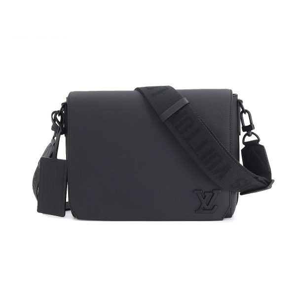 1 Louis Vuitton Messenger Shoulder Bag Leather Black