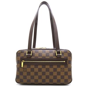 1 Louis Vuitton Black Magnetique Monogram Vernis Alma BB