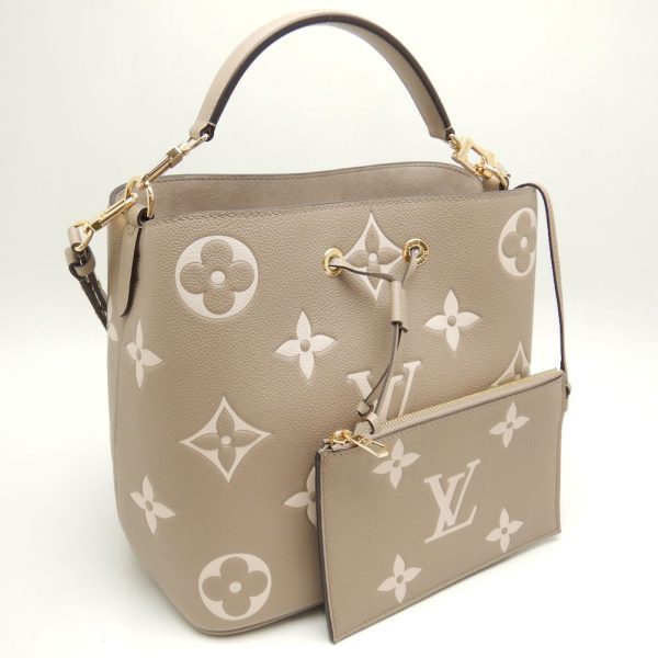 2 Louis Vuitton NeoNoe Shoulder Bag Bicolor Tourtrell Creme