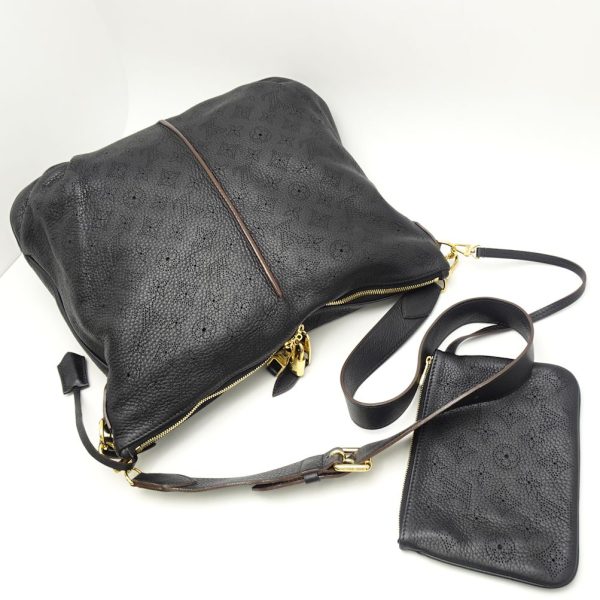 2 Louis Vuitton Mahina Selene MM Noir Shoulder Bag