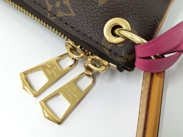 2000773251700271 7 Louis Vuitton Loretta Monogram Shoulder Bag