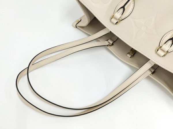 2000773257701415 5 Louis Vuitton Onthego MM Beige Shoulder Bag