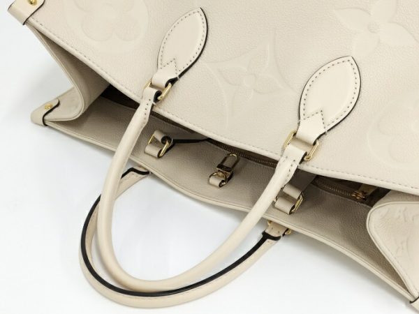 2000773257701415 6 Louis Vuitton Onthego MM Beige Shoulder Bag