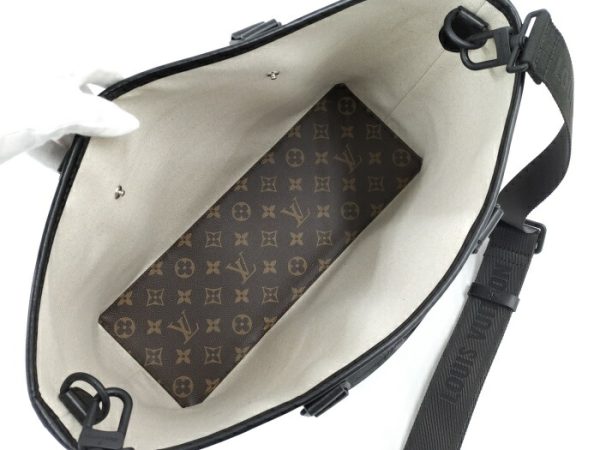 2000773259100164 7 Louis Vuitton Weekend PM Monogram Macassar Tote Bag